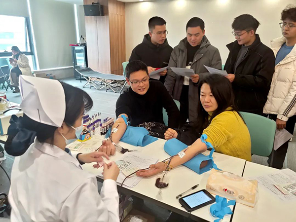 【热血有情 大爱无疆】安博网页版组织开展无偿献血活动