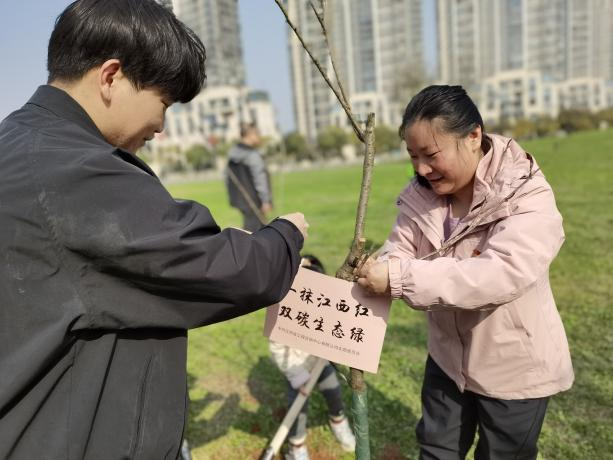 安博网页版党支部开展“党建引领生态美，绿润南昌景更新”主题党日活动
