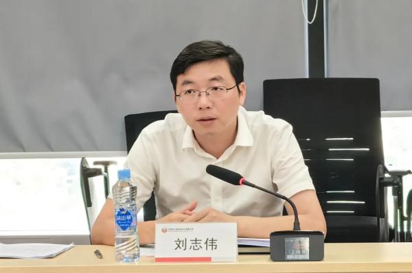 安义县委常委、常务副县长刘志伟一行赴安博网页版调研座谈